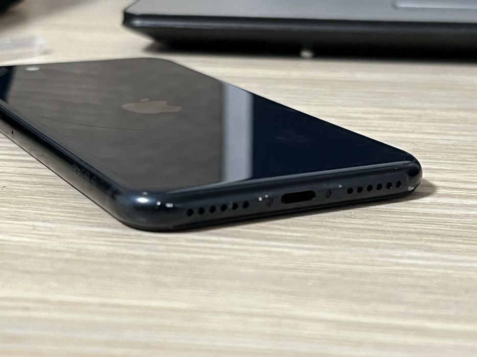 Apple iPhone SE 2022 Midnight 128GB