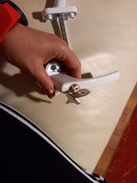 Mâner pentru ușă de balcon cu cheie Nou