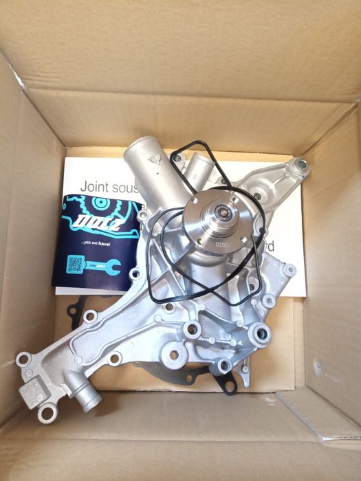 Водяной насос на Мерседес