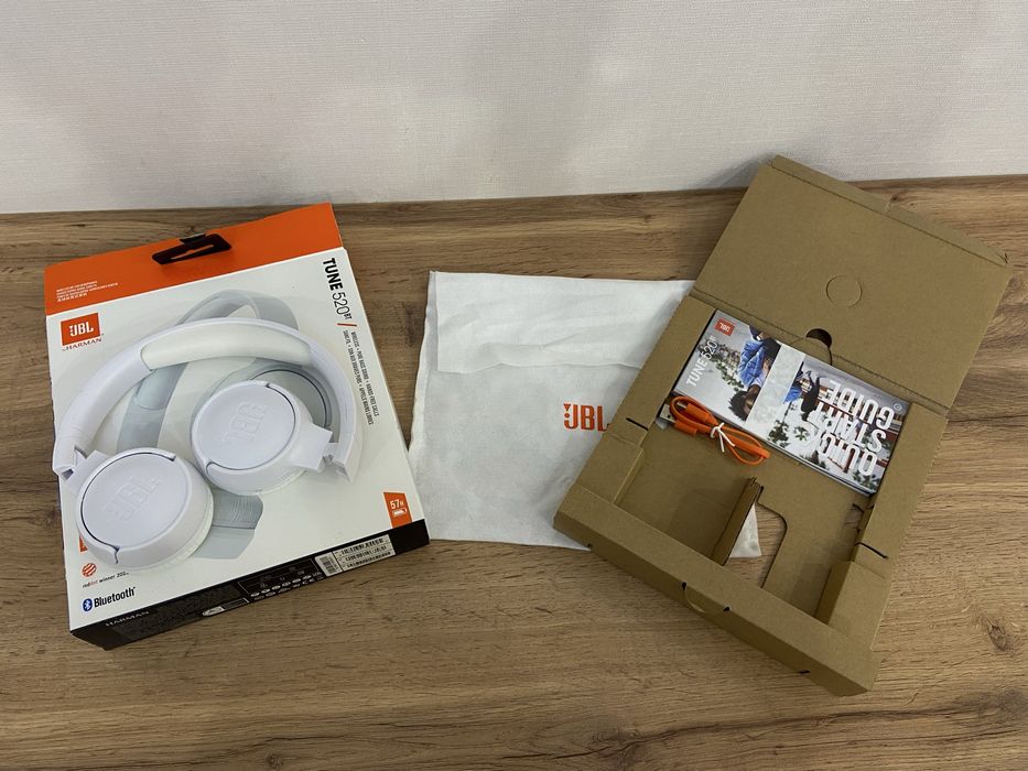 Наушник JBL 520BT