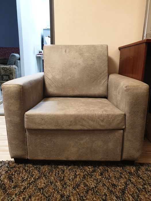 Диван и два кресла