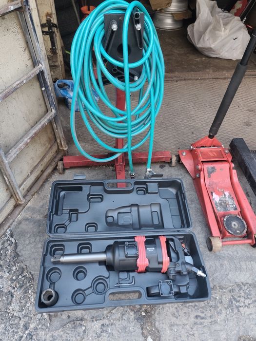 Жираф 2т-крокодил 4т-стойка за мотори-пневматичем пистолет,ползван 3 п