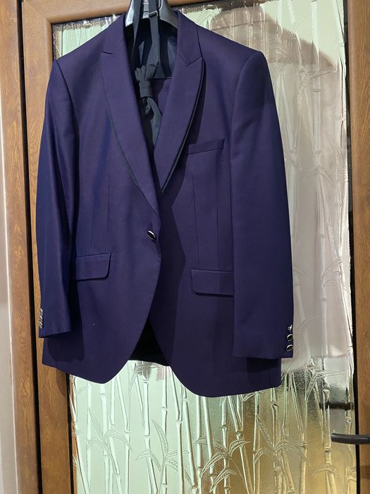 Vând costum mire