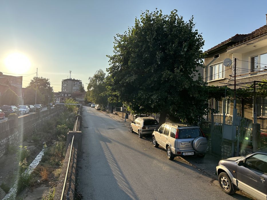 Продава се Къща в Луковит - 250 кв.м за 180 €/кв.м - Снимка #3