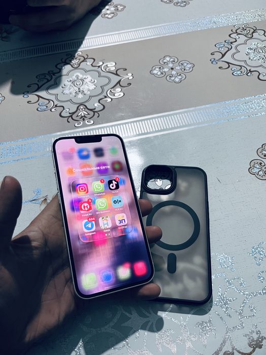 продам айфон 13 срочноооо