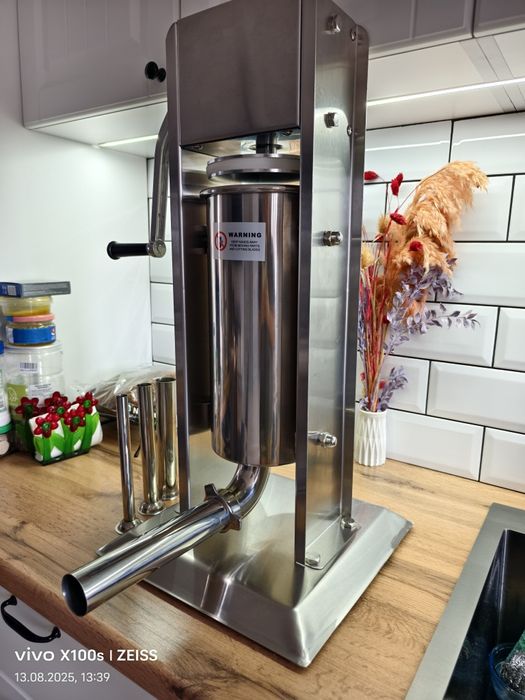 Продам колбасный шприц