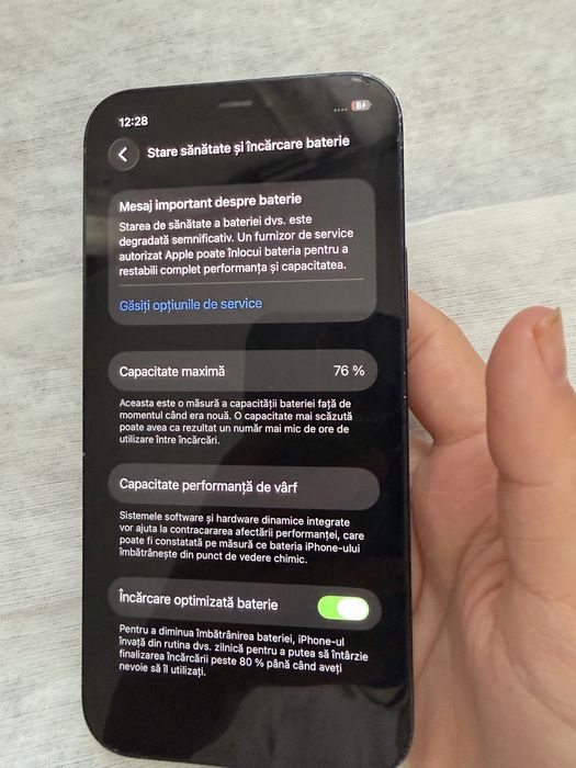 Vând un iPhone 12