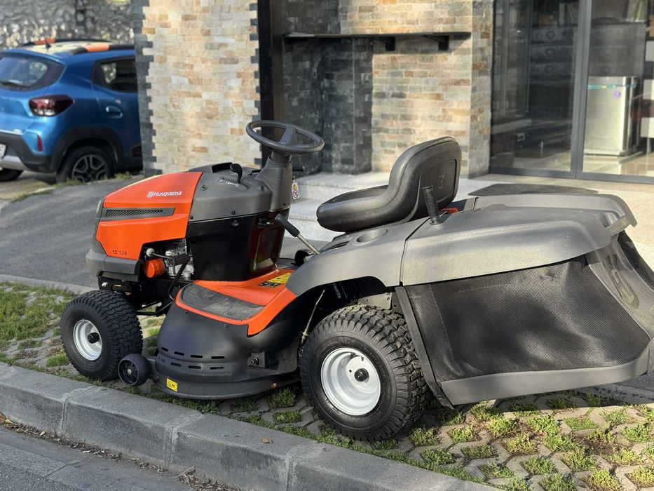 Tractoras de tuns iarba Husqvarna Tc ca Nou