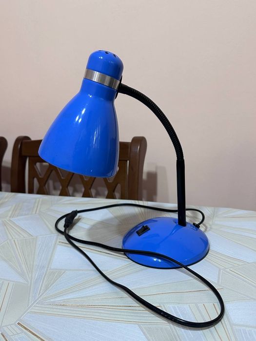 Настольная лампа