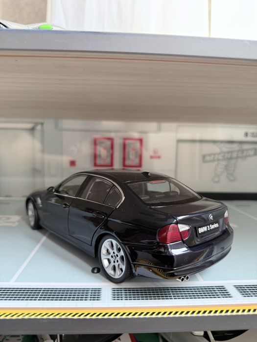 Колекционерски модел BMW E90 330i Kyosho 1:18