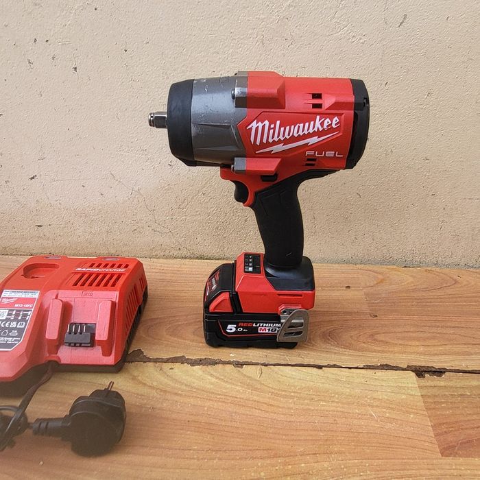 Pistol de insurubat cu impact Milwaukee M18  FHIW2F 12