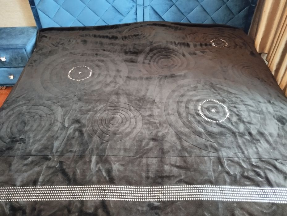 Покрывало на кровать или диван