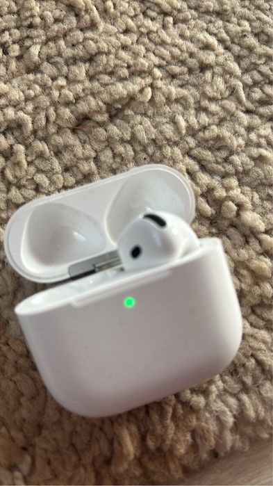 Vand airpods 3 pro urgent!!!!
