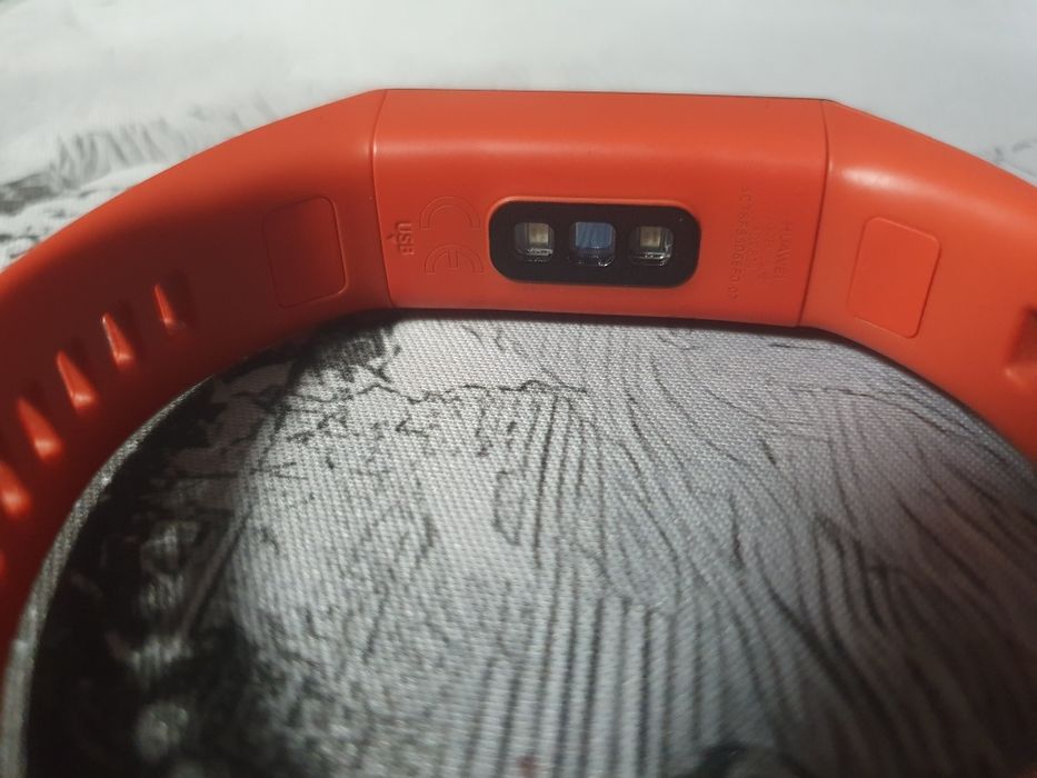 Смарт гривна - Huawei Band 4