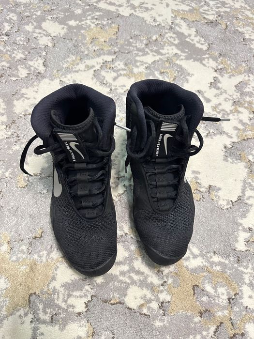 Nike wrenstling оргинал спортивный борцовка 26,5 sm (41.5) размер