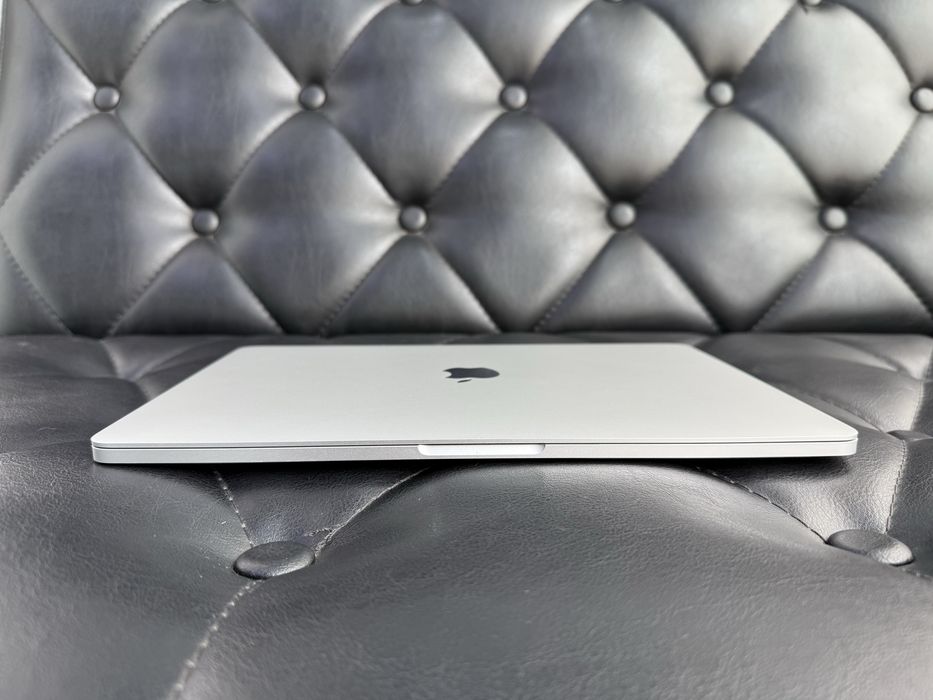 Apple MacBook pro M1 2020 в идеальном состоянии