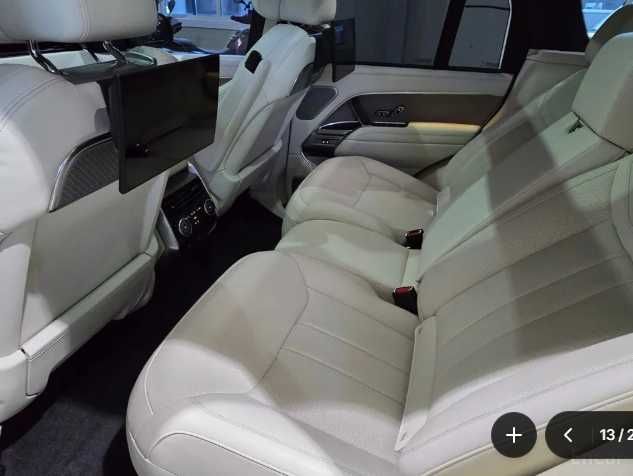 Range Rover P550e Autobioraphy