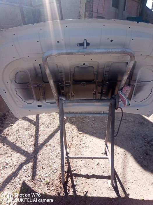 Продам капот на Тойота прадо