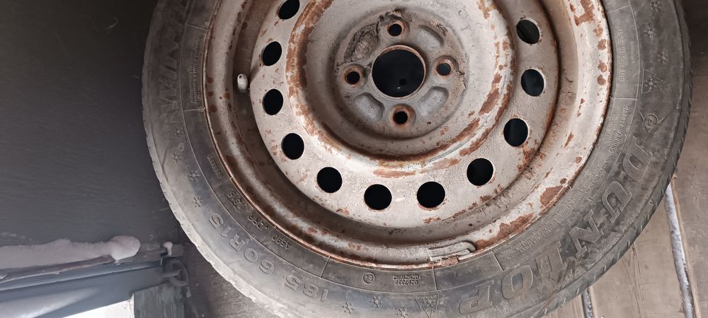 Баллоны с дисками. Резина. Диски.