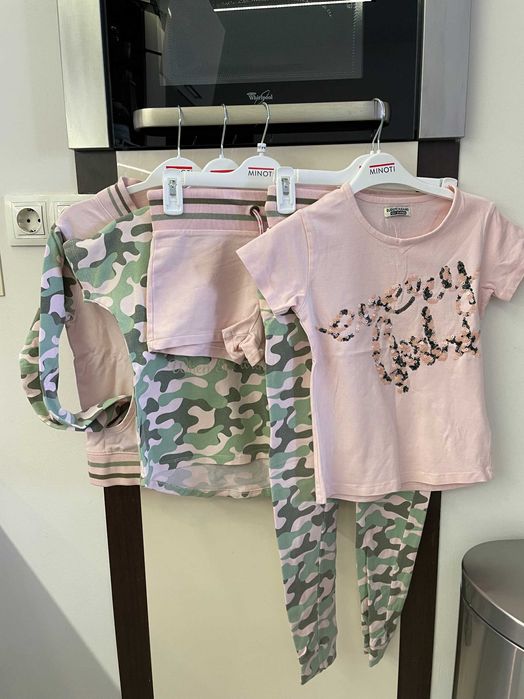 Комплект 2 бр. къси панталони и блузи и яке за момиче 128 - 134 см.