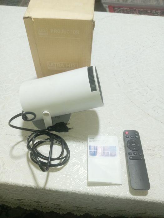 Проектор сотилади