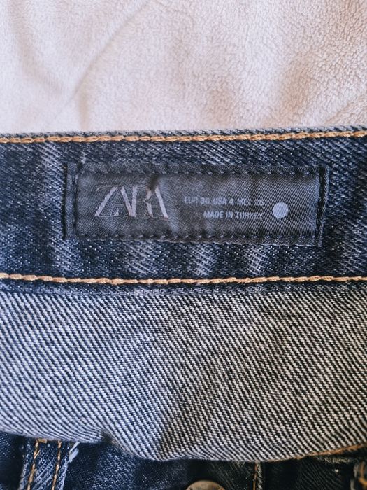 Дамски дънки на Zara