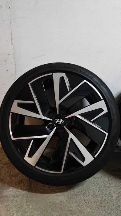 20" Оригинални джанти Hyundai + гуми GoodYear Eagle F1 245/40 R20 99V
