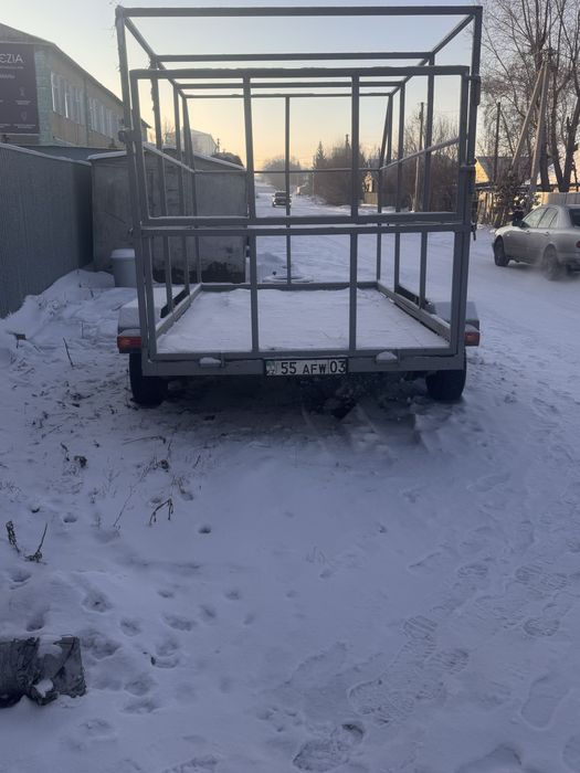 Прицеп авто , коневозка , разборный .