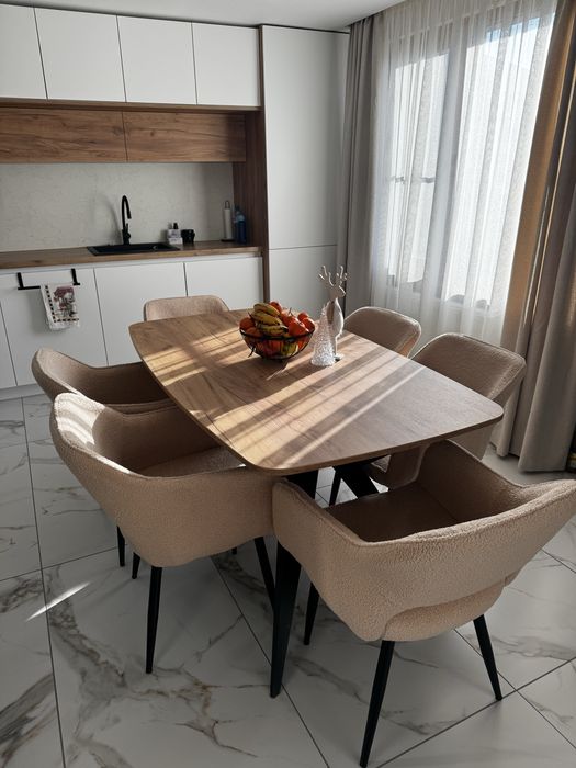 Трапезен стол букле 8 бр.