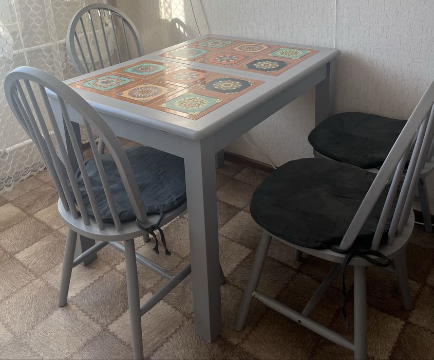 Продам стол и стулья