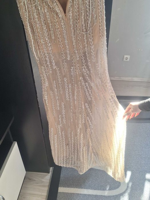 Продавам ръчно изработена бална рокля размер xs/s