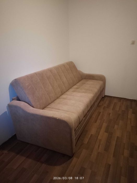 Închiriez garsonieră la casa