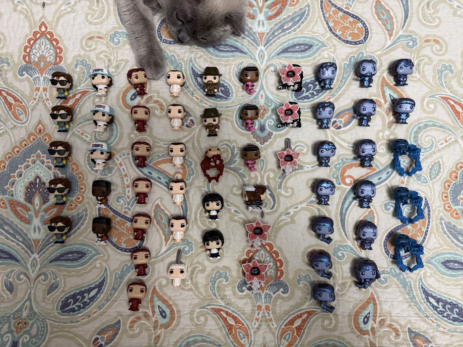 фигурки kinder joy, коллекция «очень странные дела»