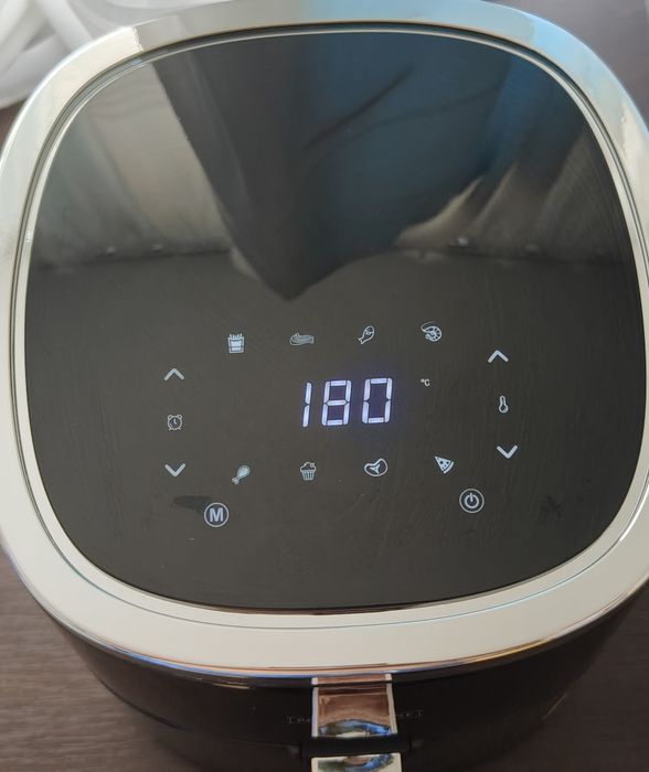 Friteuza cu aer cald