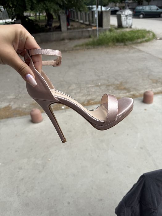 Сатенени розови обувки