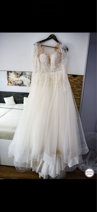 Rochie mireasa marimea xs-s  model A line/printesa cu trena