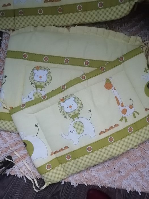 Продам бортик на кроватку