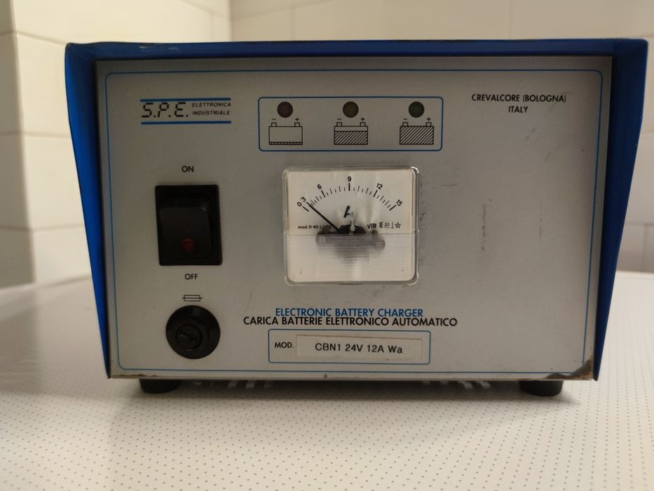 Redresor profesional 24V/12A industrial Italia