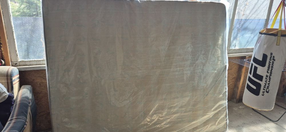 Отдам матрас б.у