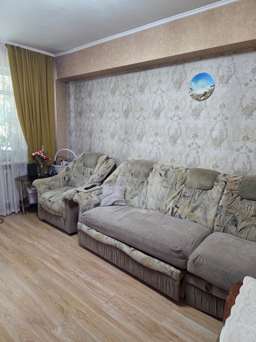 Отдам за спасибо диван и кресло