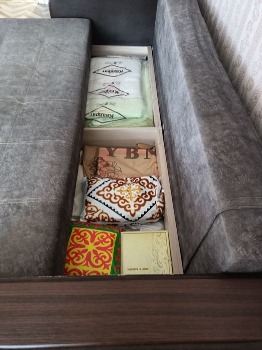 Продам диван в хорошем состоянии