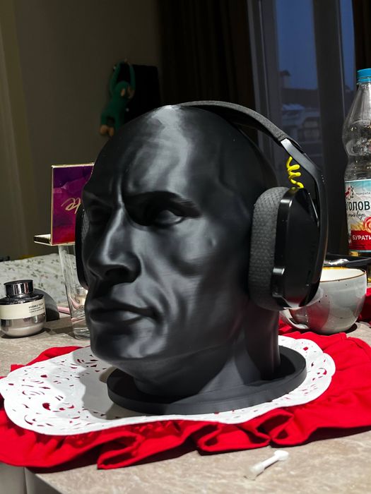 Стильная подставка для наушников (голова)