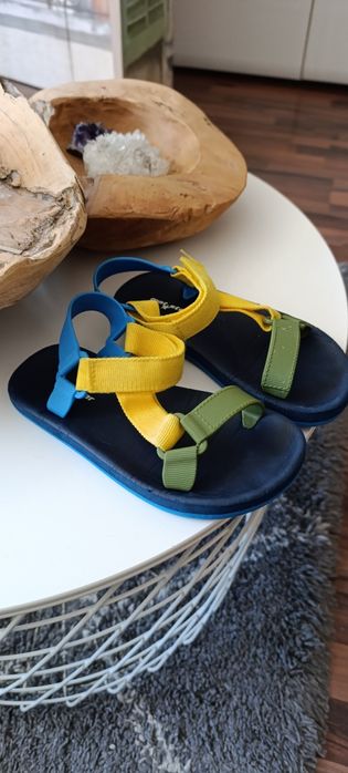 - Детски сандали