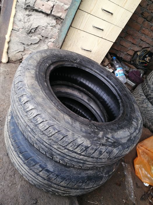 Продам 2 летние резины на 15