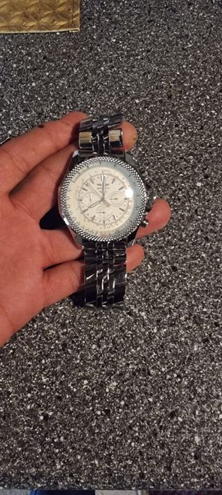 ,часы механические,с автоподзаводом.в идеальном состоянии.