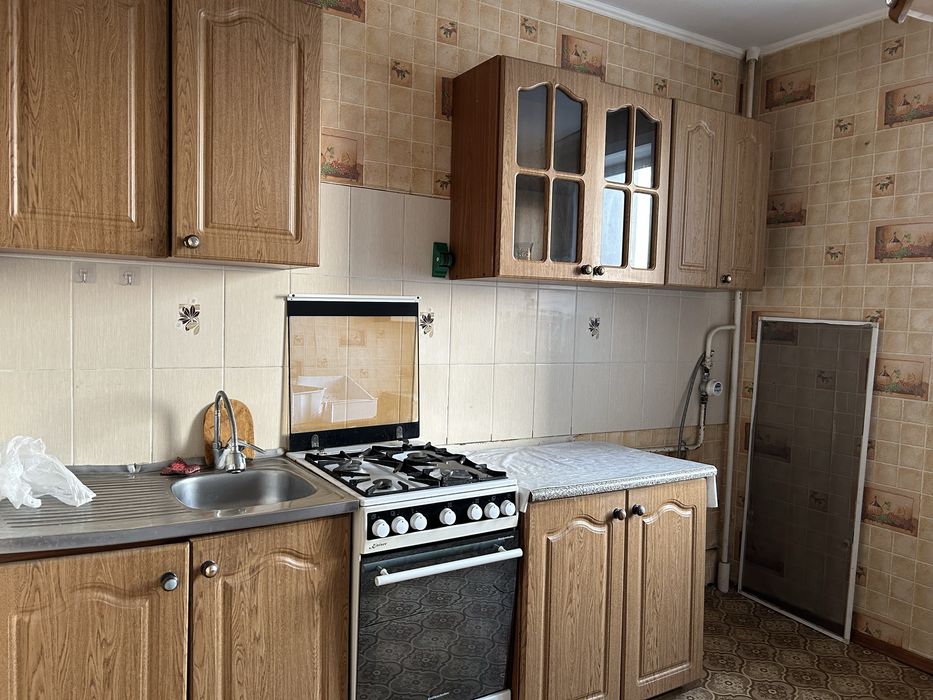 Продам кухонный гарнитур бу