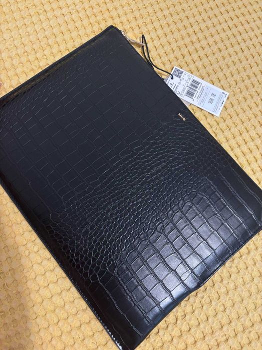 кожена чанта за лаптоп