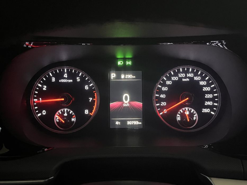 Продаю кия к5. Пробег свой. В идеальном состоянии.