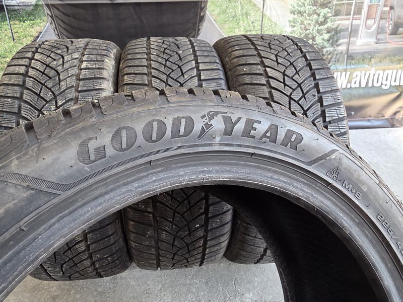 225/45/17 Goodyear 4бр