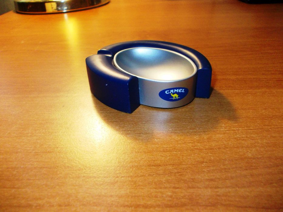 Scrumiera Camel frumoasa limited edition